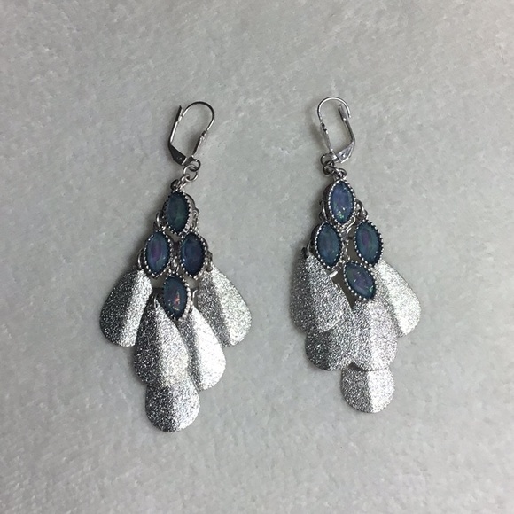 Silver and blue dangling earrings - Picture 1 of 3